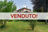ELEGANTE VILLA CON DUE UNITA’ ABITATIVE + MANSARDA A PONTECURONE