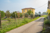 CASA INDIPENDENTE RISTRUTTURATA CON AMPIO GIARDINO NELLA CAMPAGNA VOGHERESE