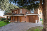 VILLA INDIPENDENTE CON GIARDINO A VOGHERA (VICINANZE CENTRO)