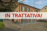 VILLA INDIPENDENTE DI AMPIA METRATURA CON AREA DI PERTINENZA E PORTICATO