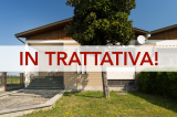 VILLA LIBERA SU TRE LATI CON BOX DOPPIO E SEDIME PERTINENZIALE