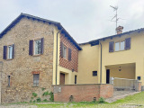 Casa indipendente con Due Bilocali e Box in Vendita a Nazzano